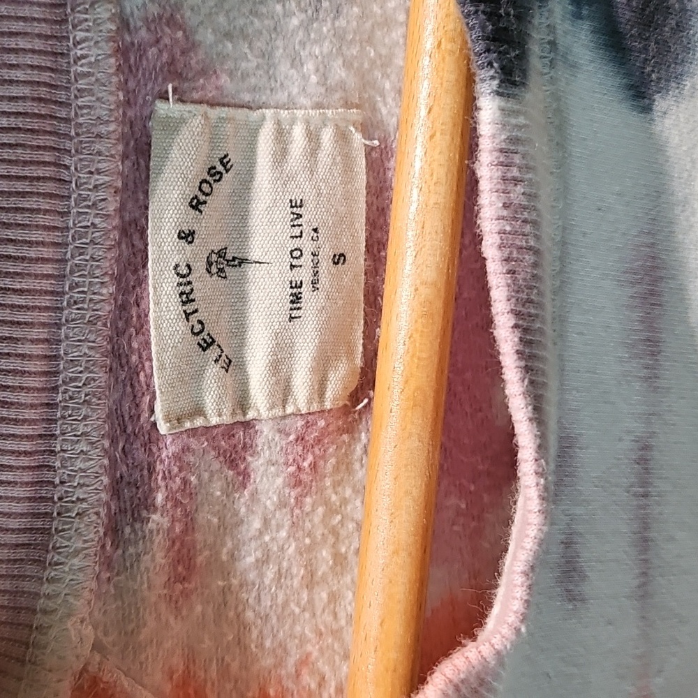 Electric & Rose Time To Live Cropped Sweatshirt Size Small View 2